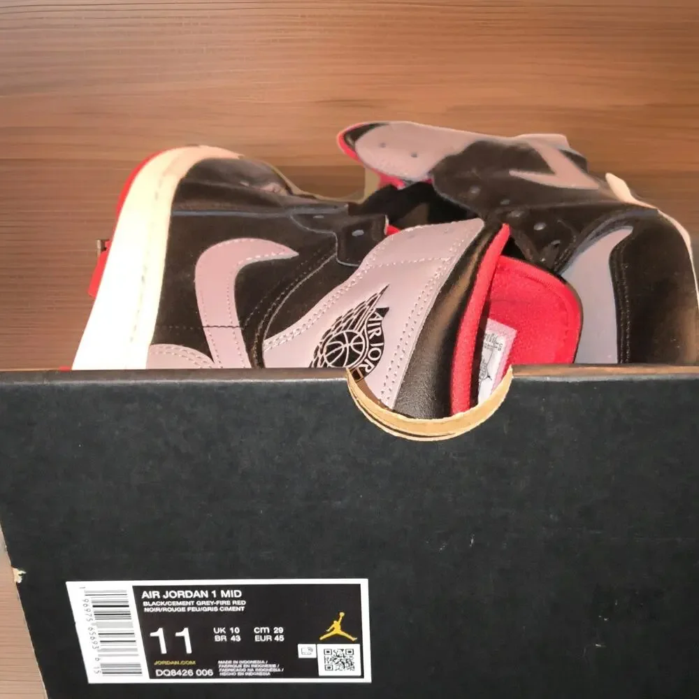 Jordan Air Jordan 1 Mid Bred Shadow Black Cement Grey Red DQ8426-006